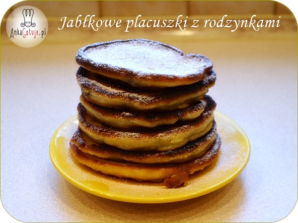 Jabłkowe placki z rodzynkami